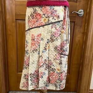 Like New Oiliy Brocade Wrap Skirt (Button and aside Tie) Size 34 Pleated